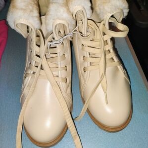 Olivia's Miller tan women's boots size 9 brand new